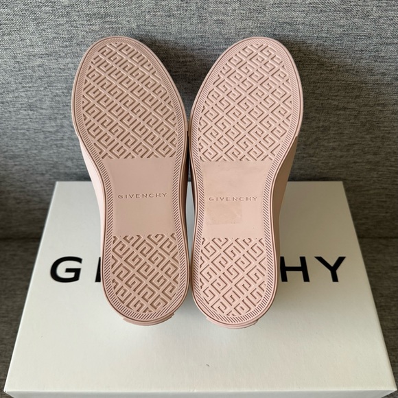 Givenchy City Sneakers in size 37.5–7 US. NIB.! - Picture 7 of 9